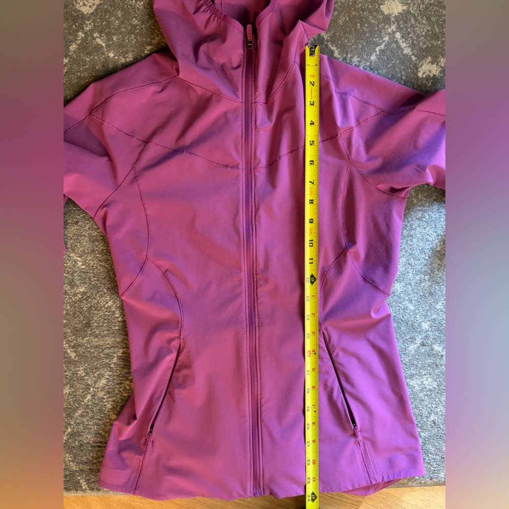lululemon athletica Mist Over Windbreaker - Picture 12 of 13